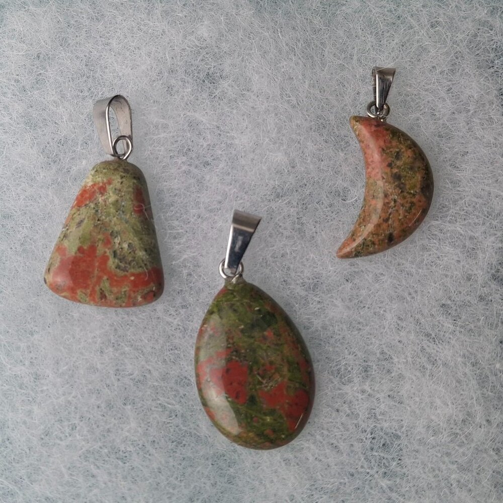 2/20$ NWOT Lot of 3 jasper gemstone moon teardrop and free form pendant